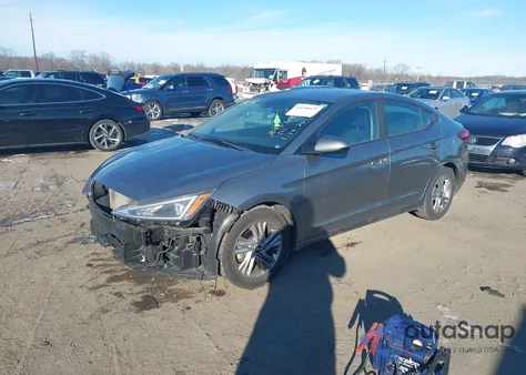 2019 Hyundai Elantra Sel z USA, uszkodzony, nr VIN KMHD84LF2KU811419